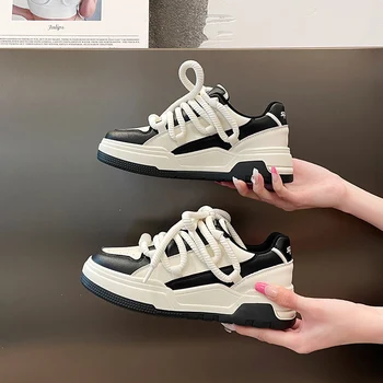 Модная Студенческая Свободная Обувь, Студенческая Черная Хлебная Обувь на Платформе для Женщин, Универсальные Повседневные Кроссовки Для Пар, Корейские